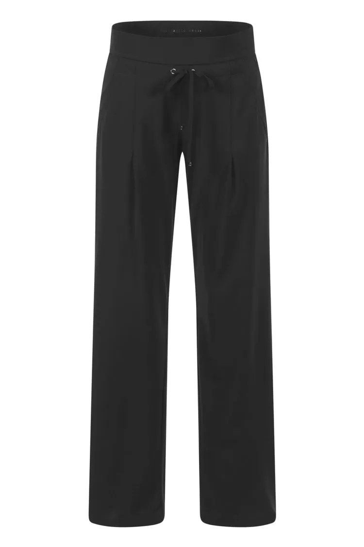 Candice Straight Pant in Black