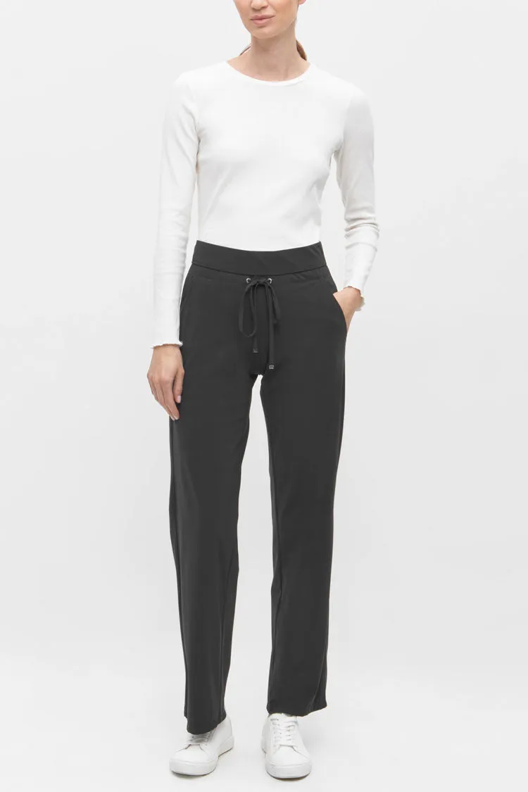 Candice Straight Pant in Black