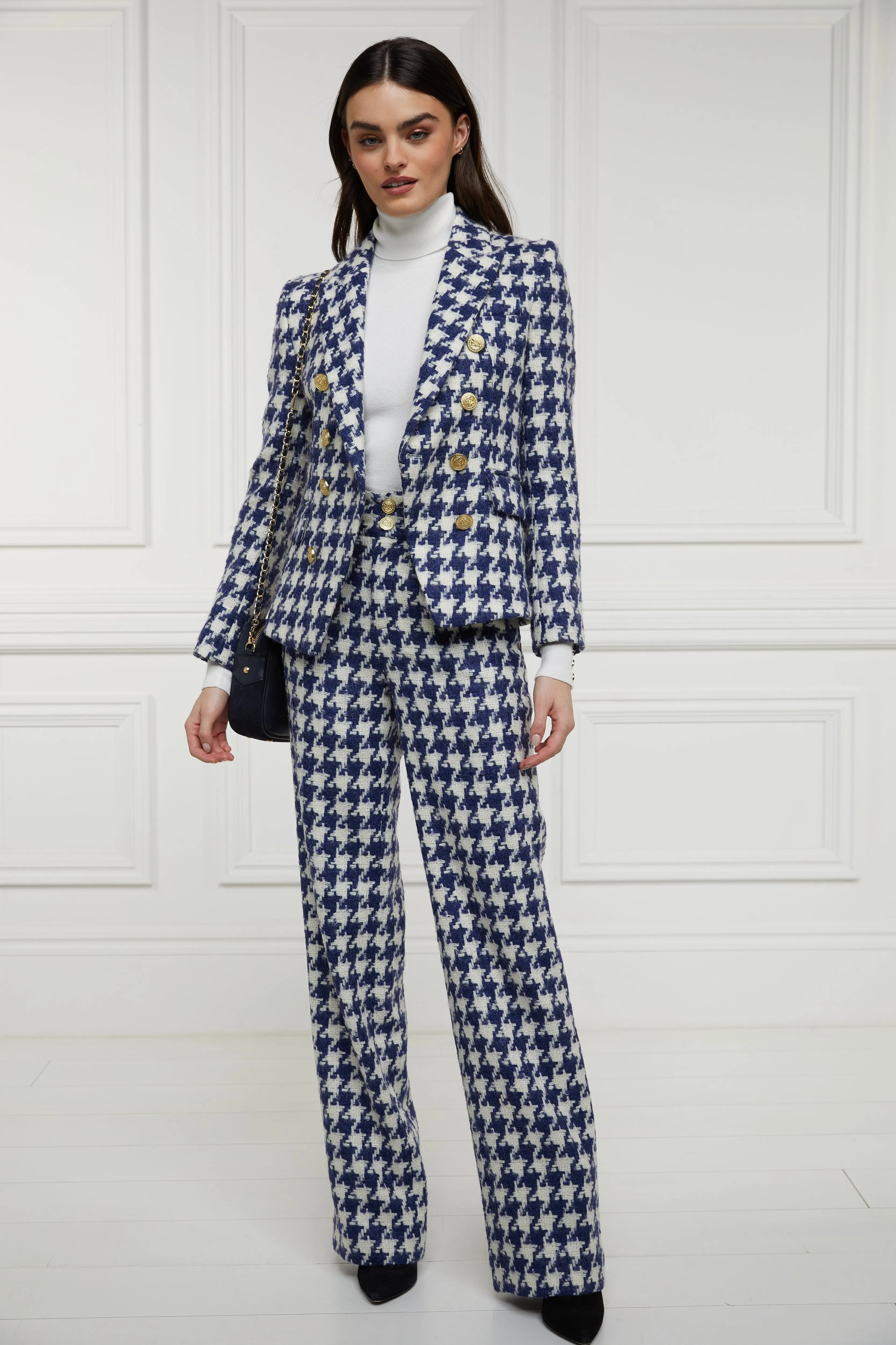 The Large Scale Navy Houndstooth Suit